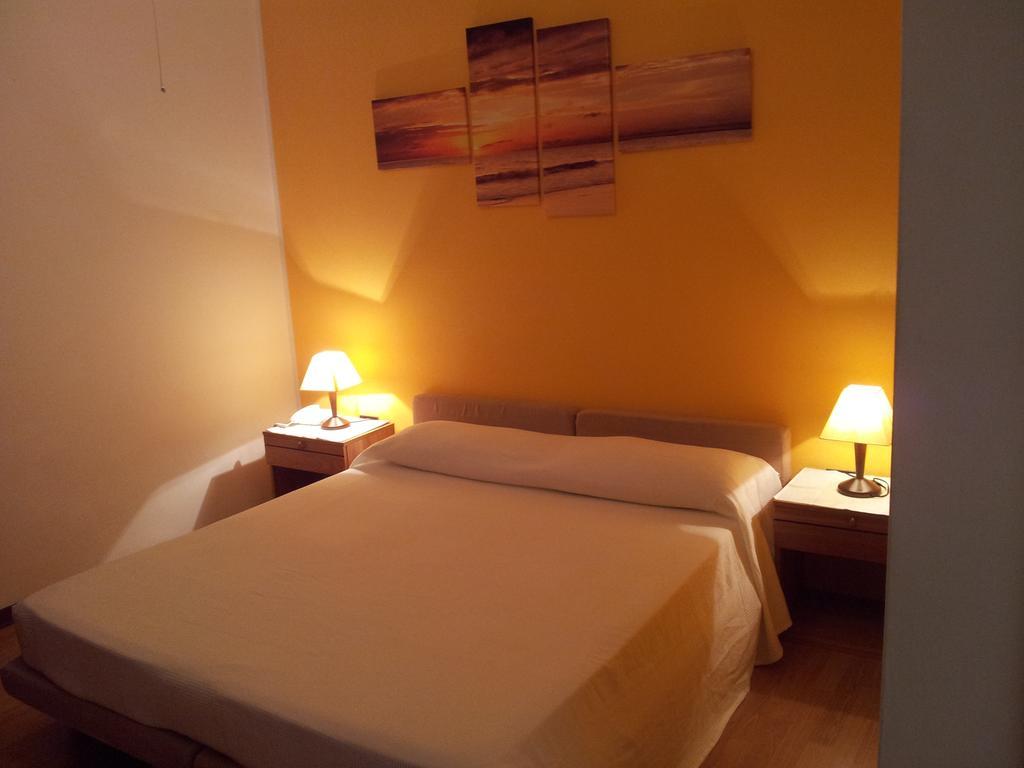 Hotel Moreri Grado Chambre photo