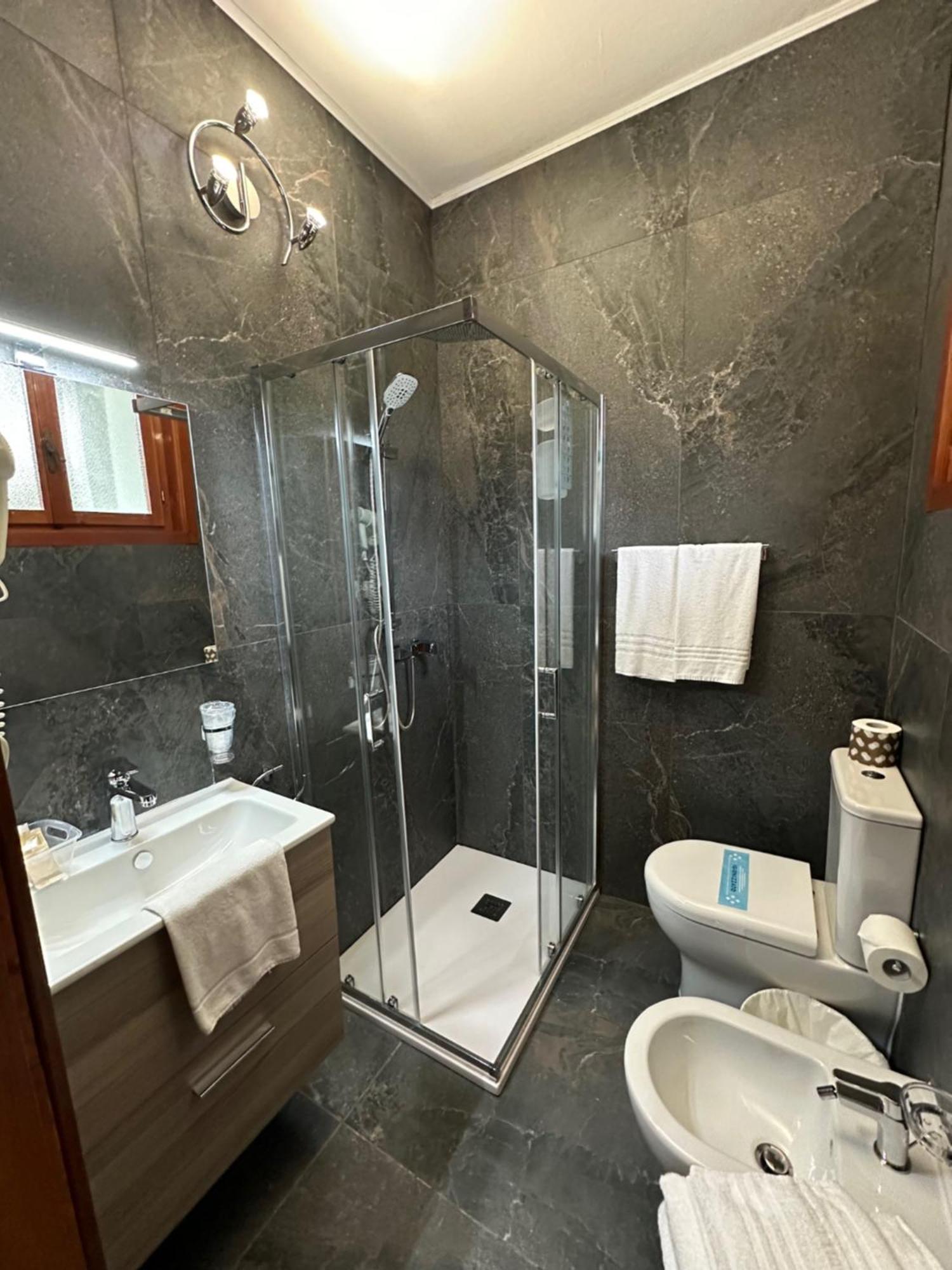 Hotel Moreri Grado Extérieur photo