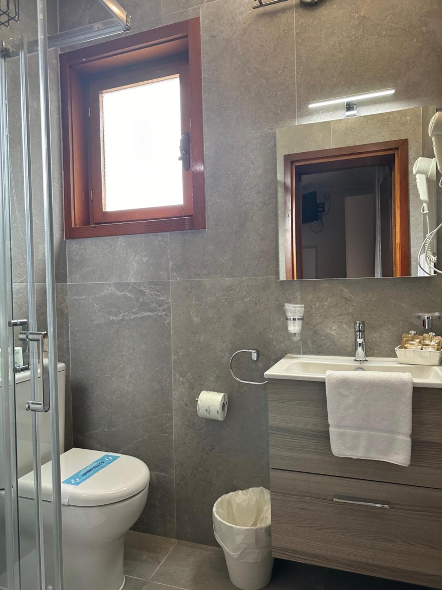 Hotel Moreri Grado Extérieur photo