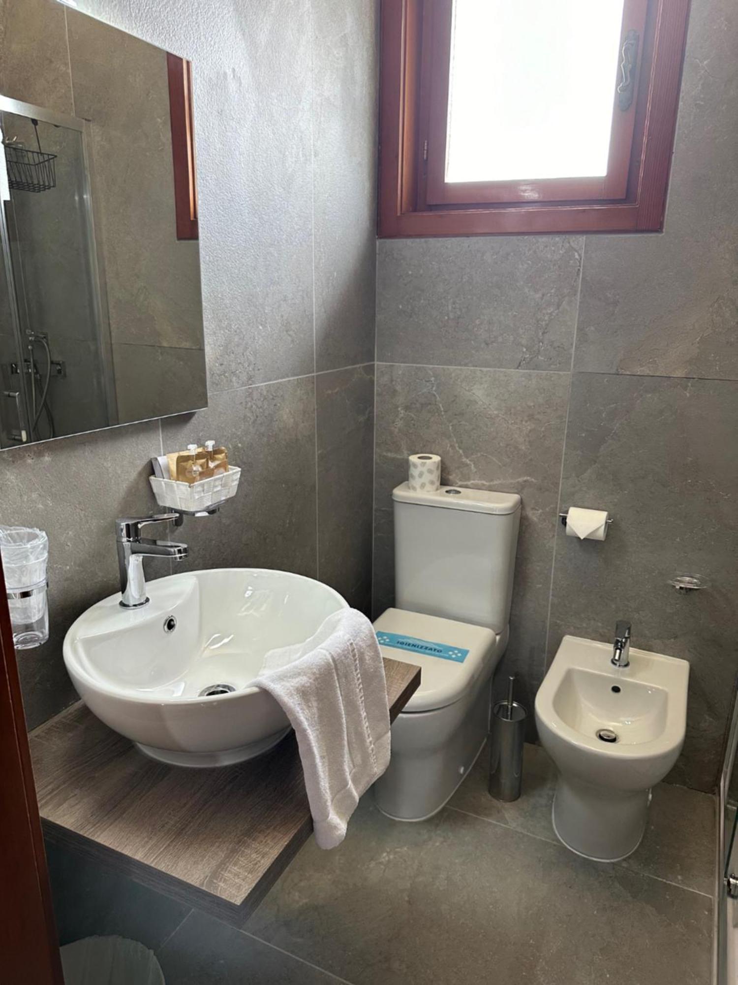 Hotel Moreri Grado Extérieur photo