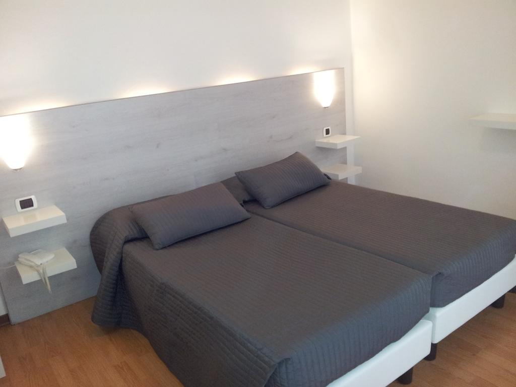 Hotel Moreri Grado Extérieur photo